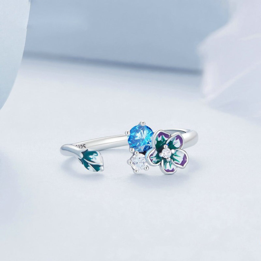 Pretty Spring Design Silver Adjustable Ring