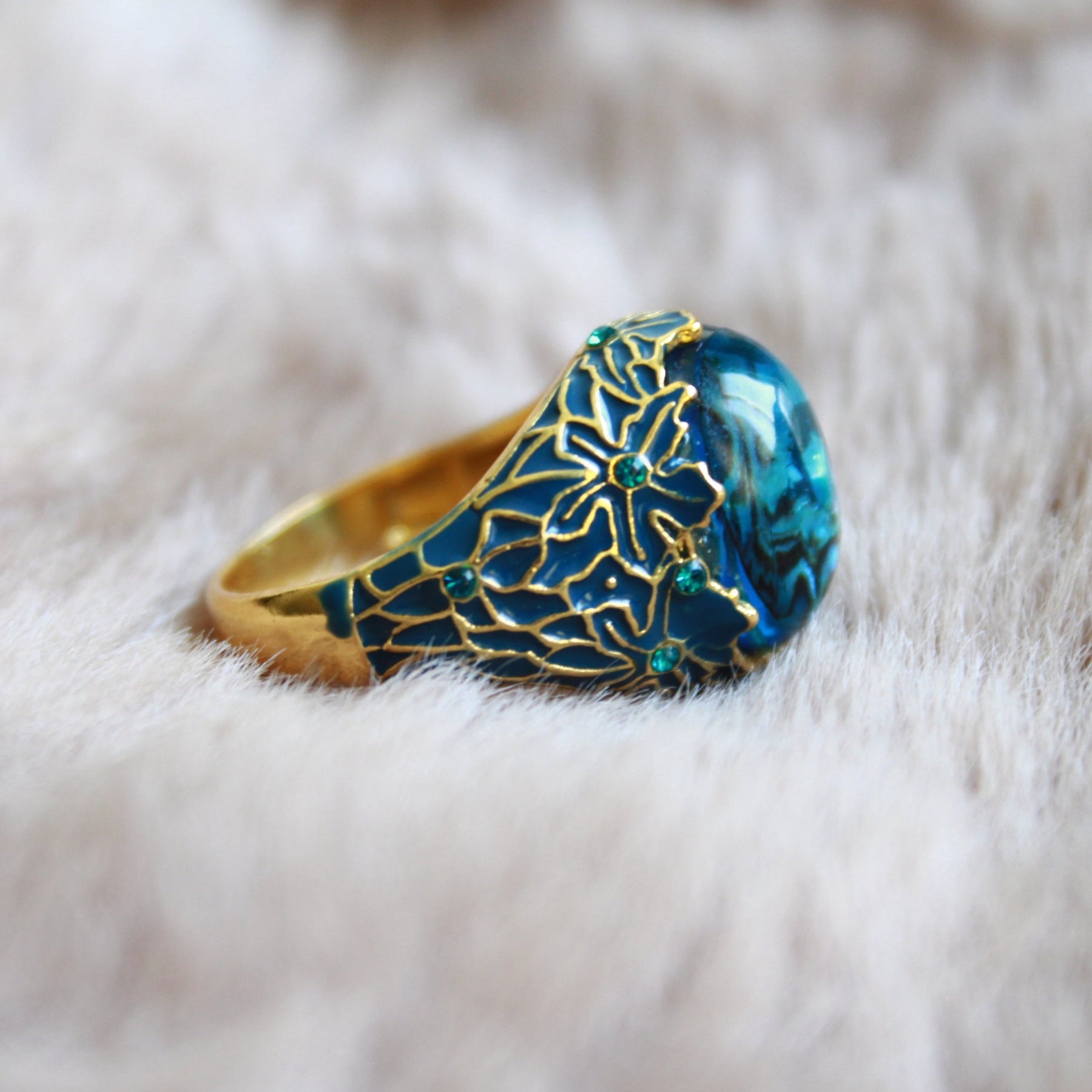 Elegant Sapphire Flower Ring
