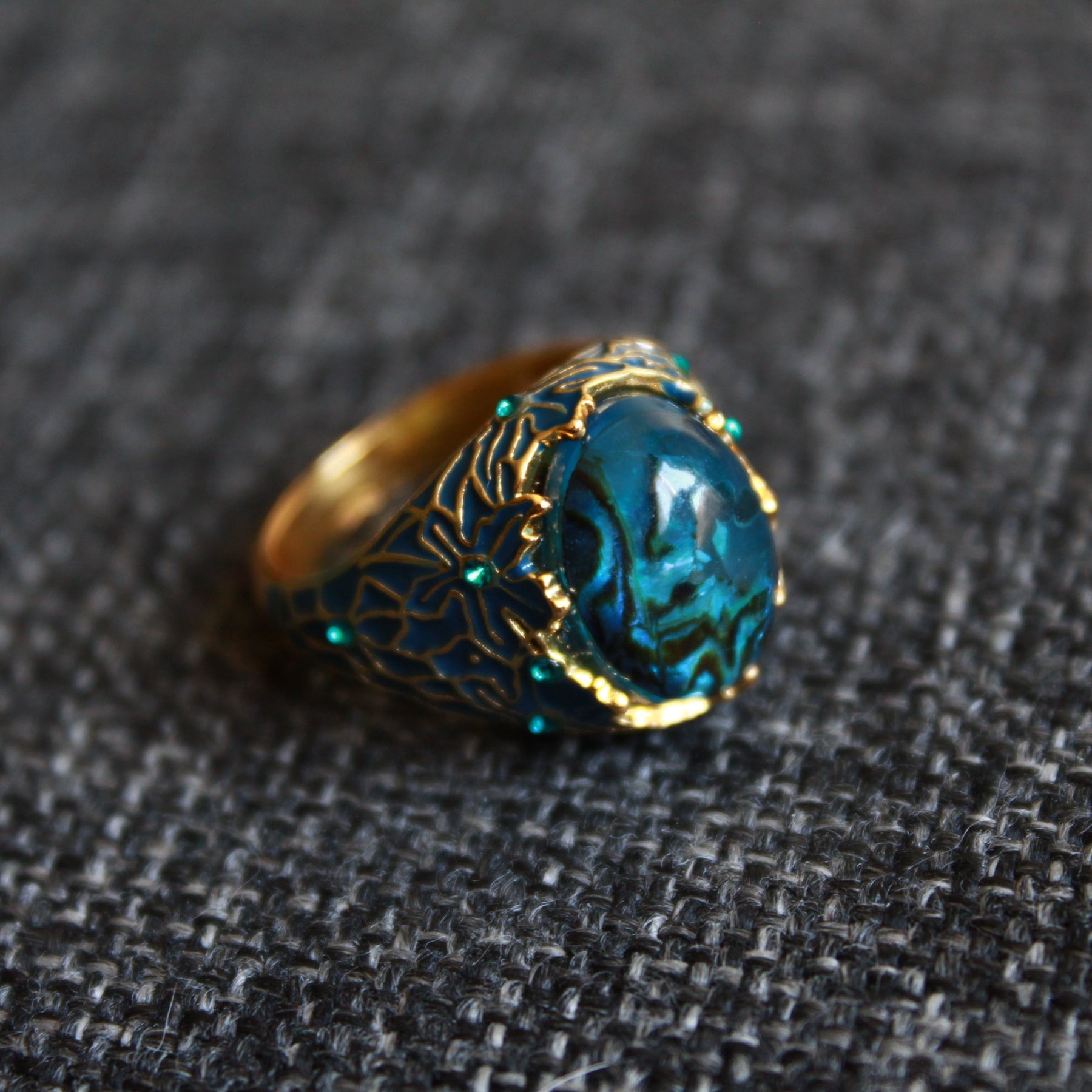 Elegant Sapphire Flower Ring