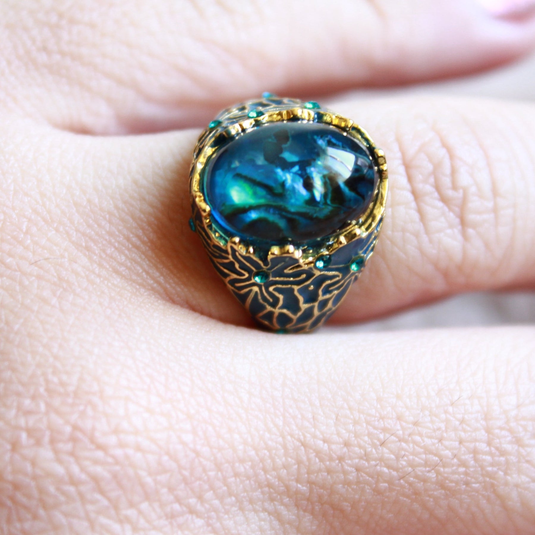 Elegant Sapphire Flower Ring