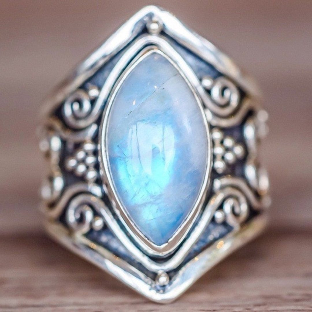 Vintage Moonstone Silver Ring - Rings - Pretland | Spiritual Crystals & Jewelry