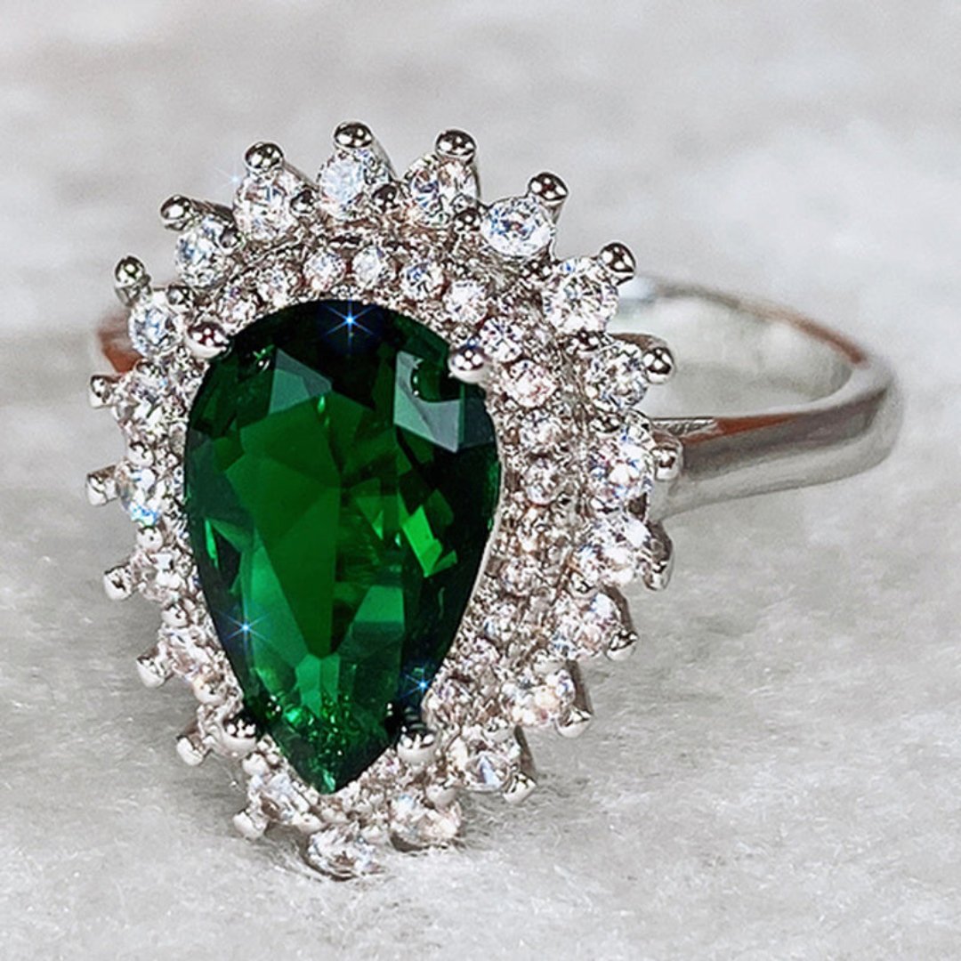 Royal Emerald & Zirconia Ring - Rings - Pretland | Spiritual Crystals & Jewelry