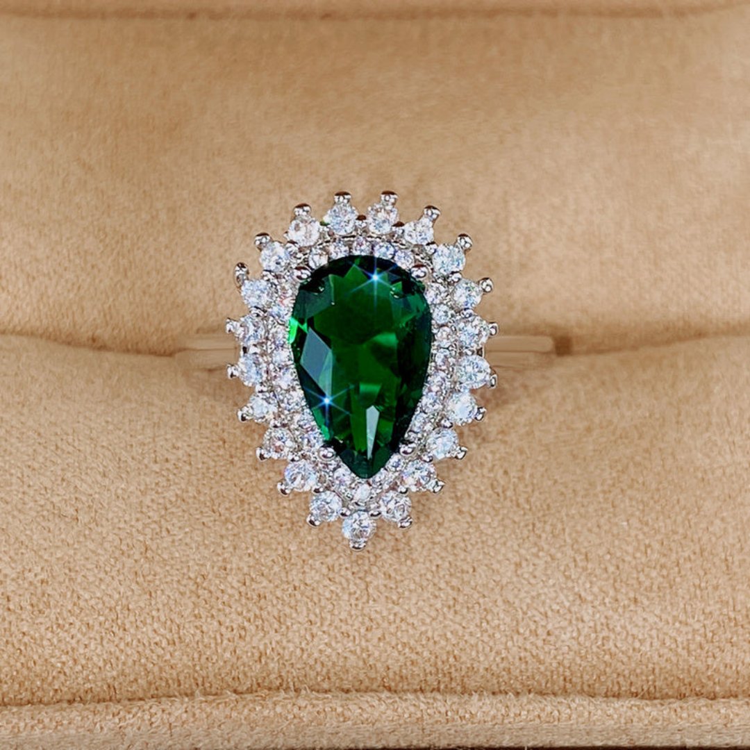 Royal Emerald & Zirconia Ring - Rings - Pretland | Spiritual Crystals & Jewelry