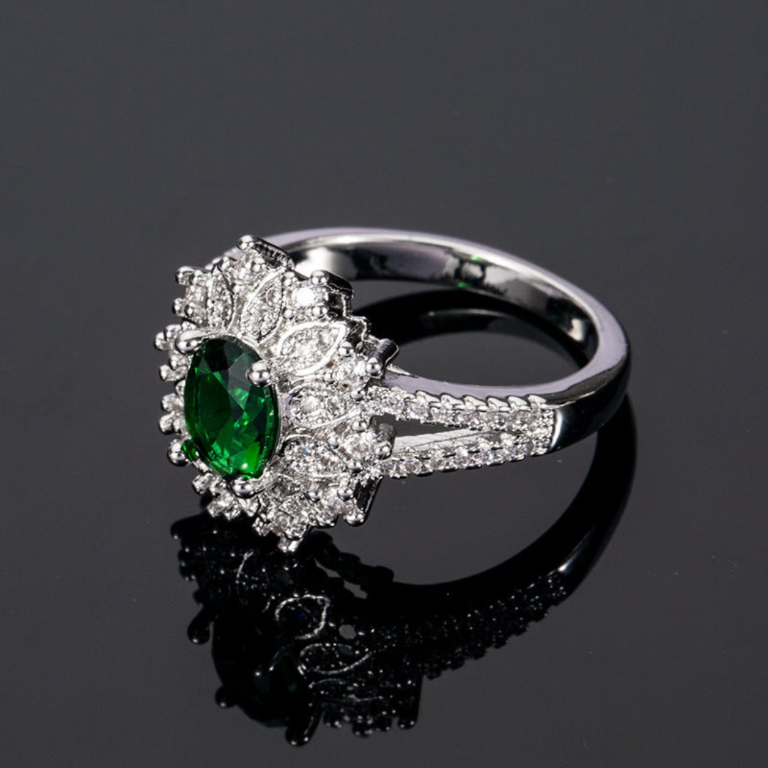 Vintage Emerald & Zircon Ring - Rings - Pretland | Spiritual Crystals & Jewelry