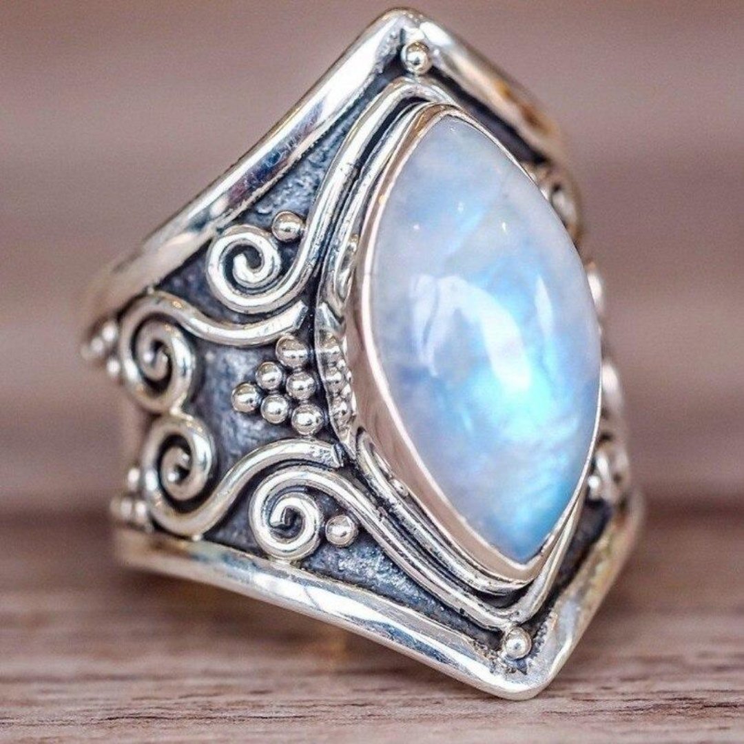 Vintage Moonstone Silver Ring - Rings - Pretland | Spiritual Crystals & Jewelry