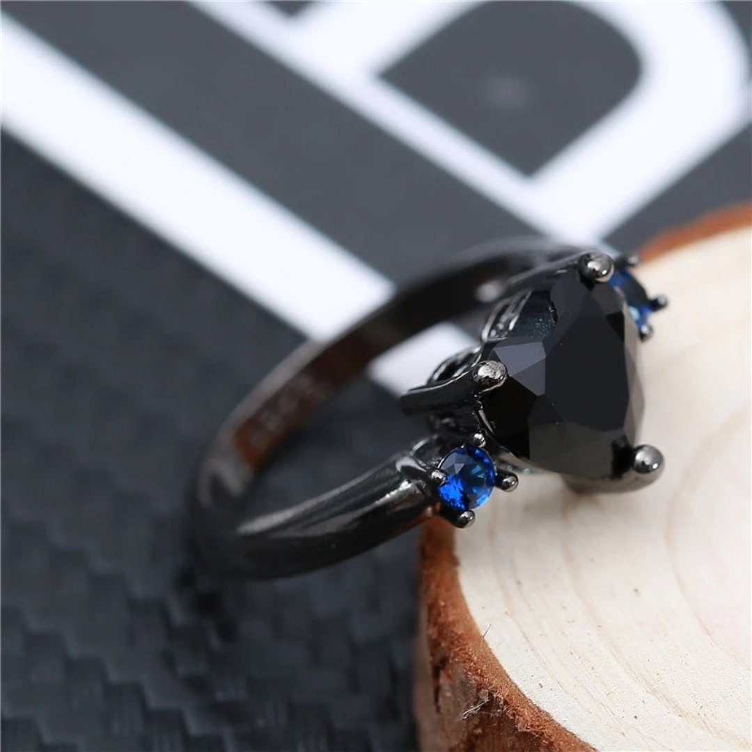 Vintage Heart Onyx & Blue Zirconia Ring - Rings - Pretland | Spiritual Crystals & Jewelry