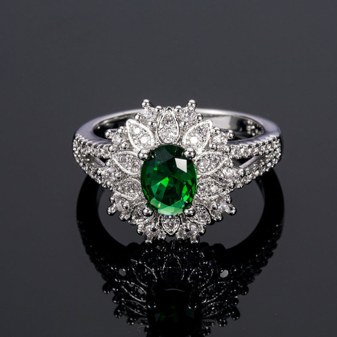 Vintage Emerald & Zircon Ring - Rings - Pretland | Spiritual Crystals & Jewelry