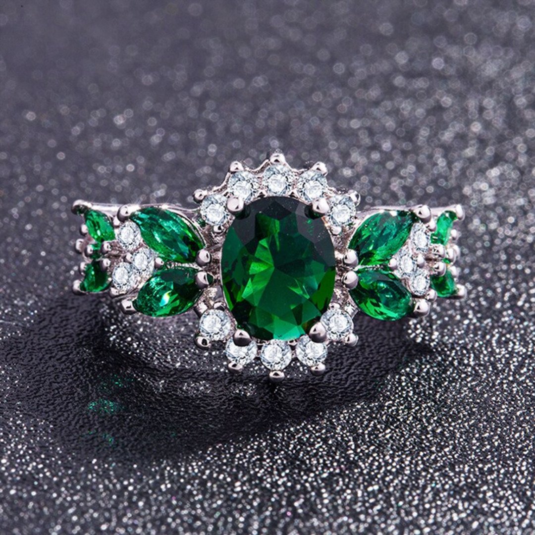 Magnificent Emerald & Zirconia Ring - Rings - Pretland | Spiritual Crystals & Jewelry