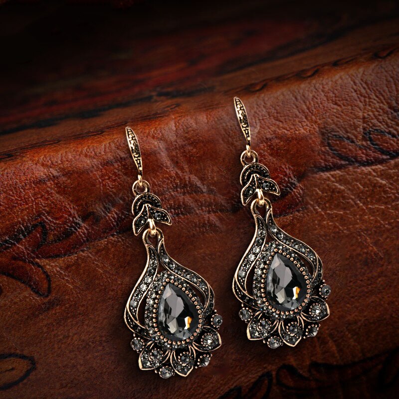Vintage Gray Quartz Antique Gold Drop Earrings