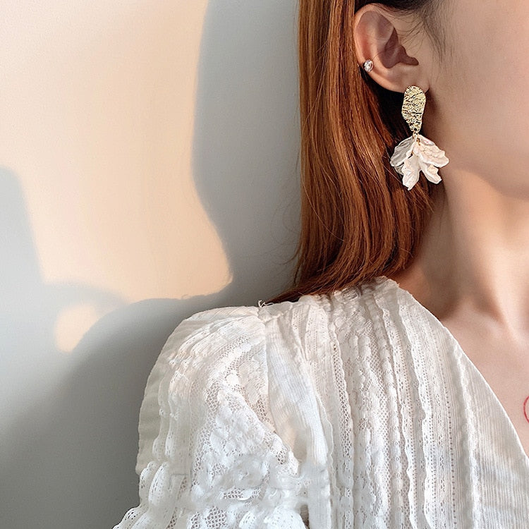 White Shell Flower Drop Earrings - Earrings - Pretland | Spiritual Crystals & Jewelry