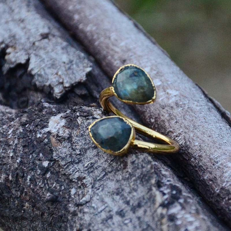 Gold Labradorite Ring - Rings - Pretland | Spiritual Crystals & Jewelry