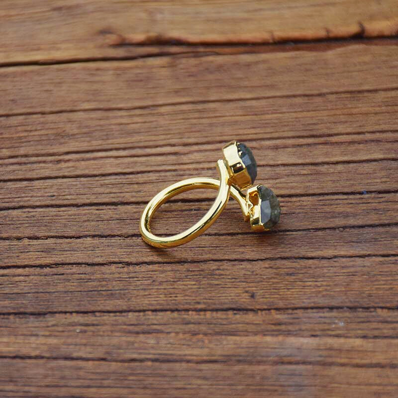 Gold Labradorite Ring - Rings - Pretland | Spiritual Crystals & Jewelry
