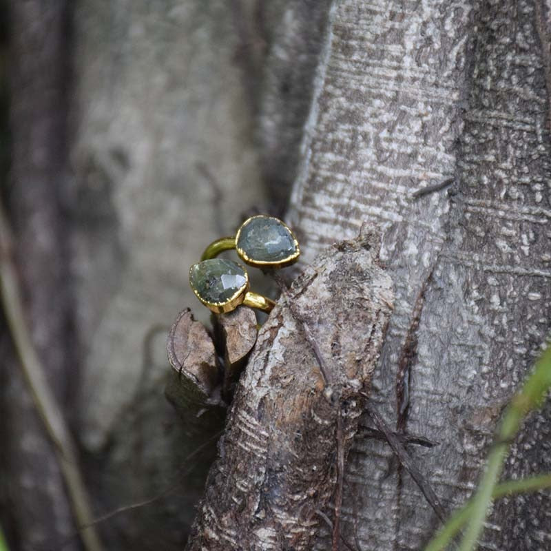Gold Labradorite Ring - Rings - Pretland | Spiritual Crystals & Jewelry