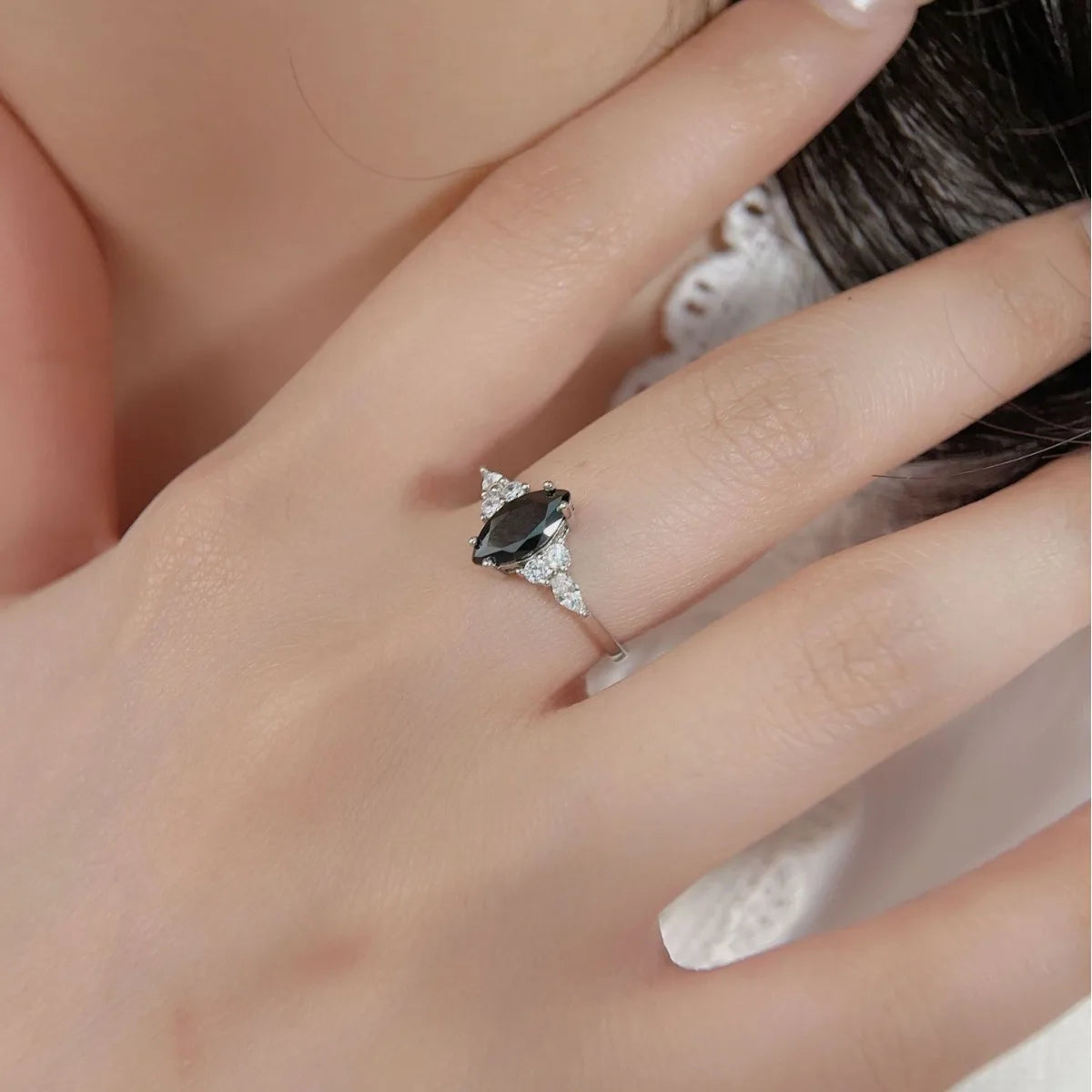 Chic Black Agate Silver Ring