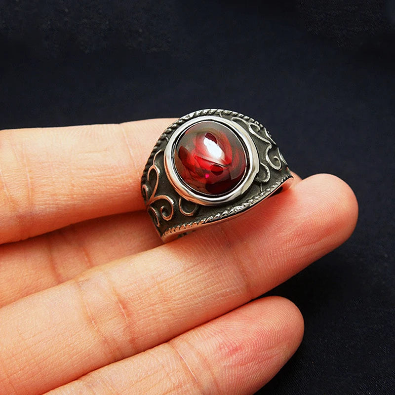 Vintage Eye Garnet Ring