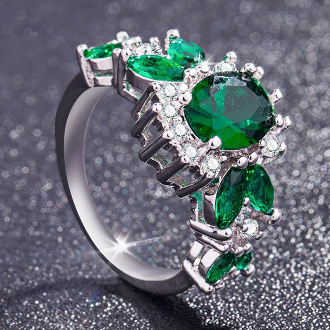 Magnificent Emerald & Zirconia Ring - Rings - Pretland | Spiritual Crystals & Jewelry