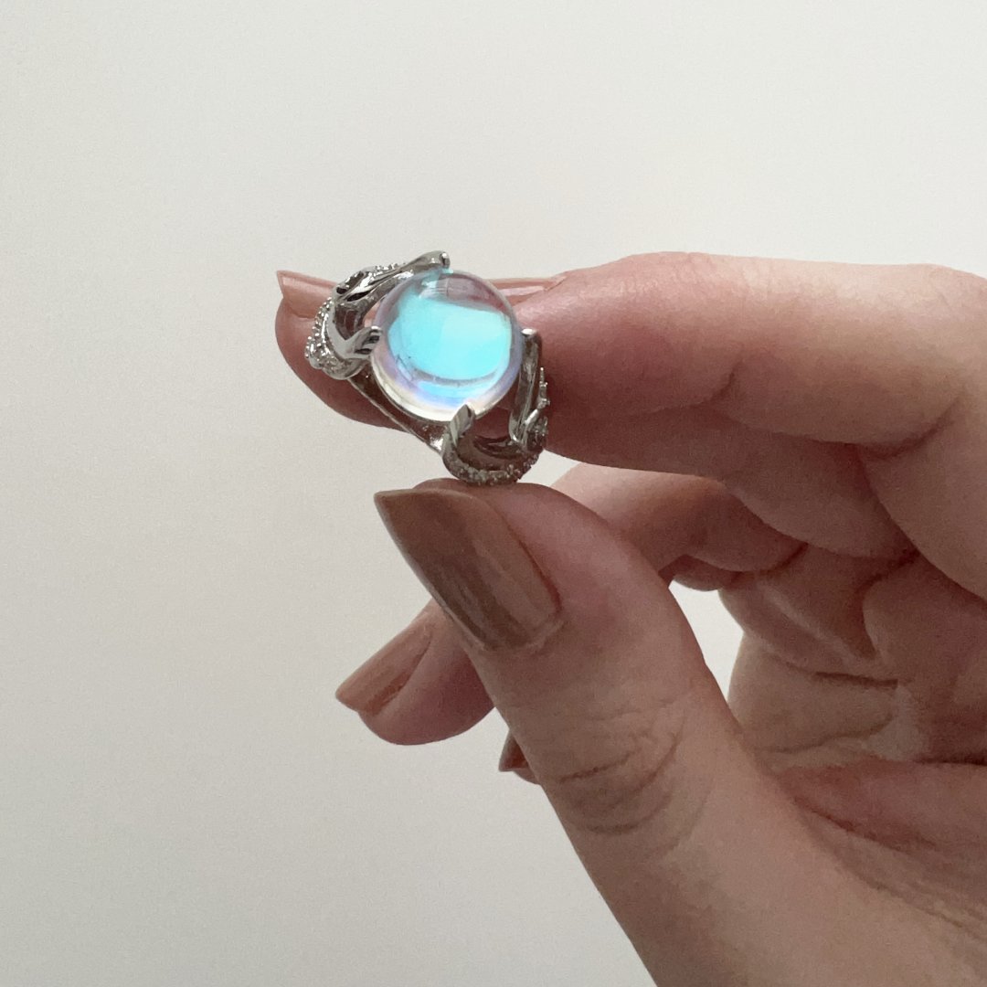 Vintage Moonstone Big Circular Cut Silver Ring - Rings - Pretland | Spiritual Crystals & Jewelry