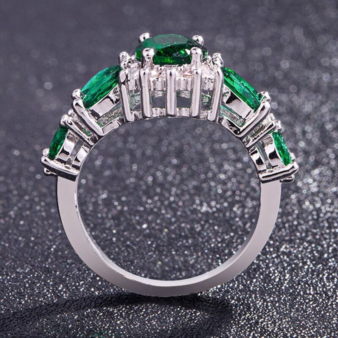 Magnificent Emerald & Zirconia Ring - Rings - Pretland | Spiritual Crystals & Jewelry