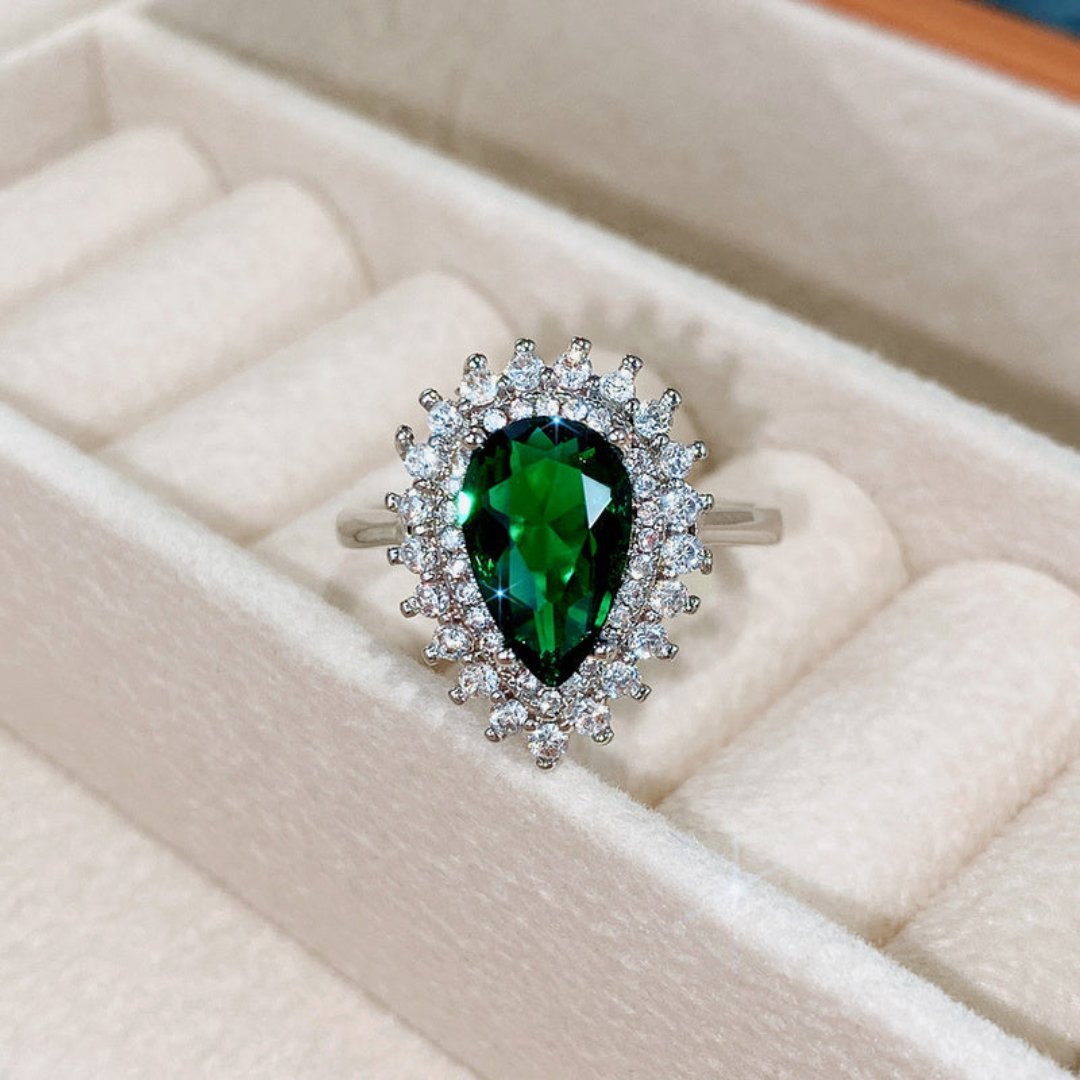 Royal Emerald & Zirconia Ring - Rings - Pretland | Spiritual Crystals & Jewelry