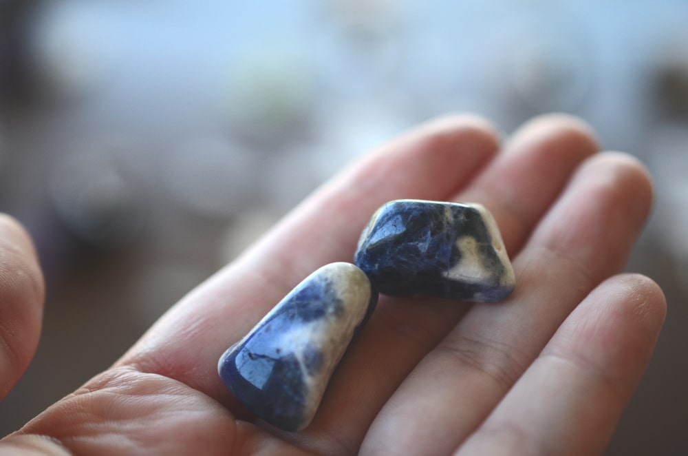 Benefits & Cleansing of Sodalite Crystal