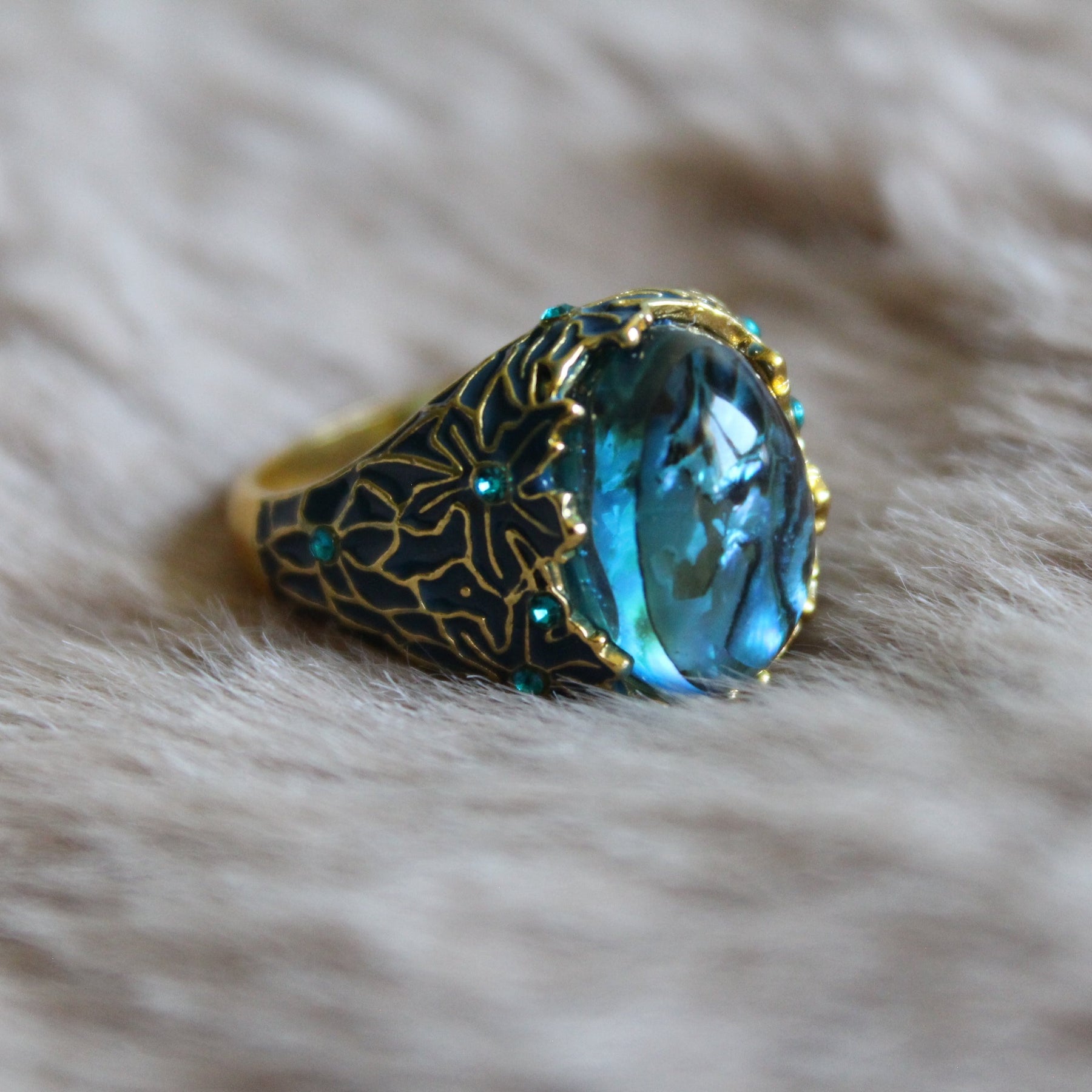 Elegant Sapphire Flower Ring