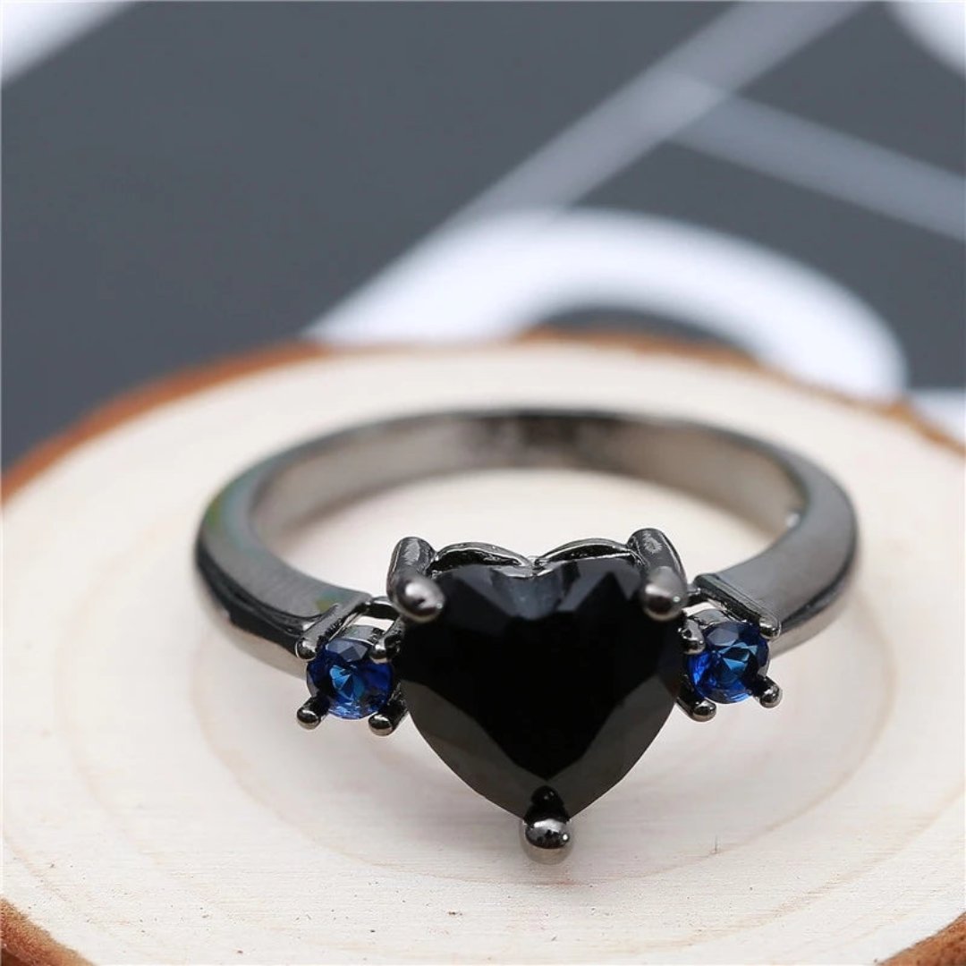 Vintage Heart Onyx & Blue Zirconia Ring - Rings - Pretland | Spiritual Crystals & Jewelry