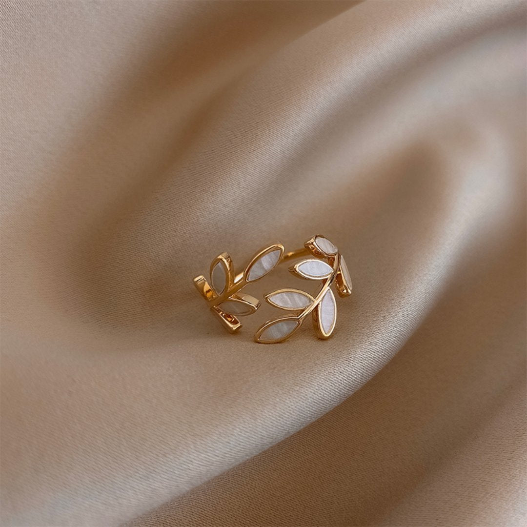 Elegant Leaf Opal Ring - Rings - Pretland | Spiritual Crystals & Jewelry