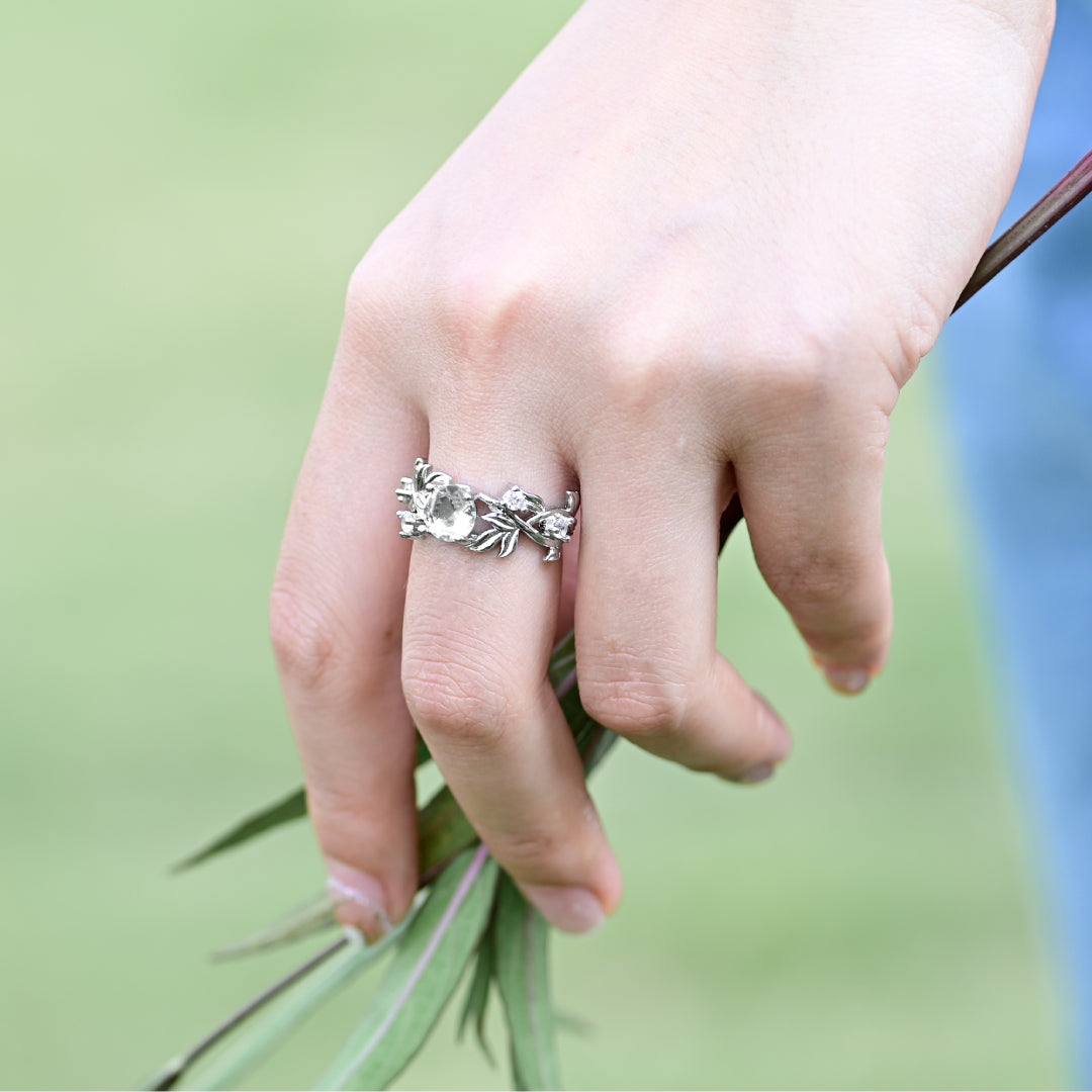 Enchanting White Flowers Rhinestone Ring - Rings - Pretland | Spiritual Crystals & Jewelry