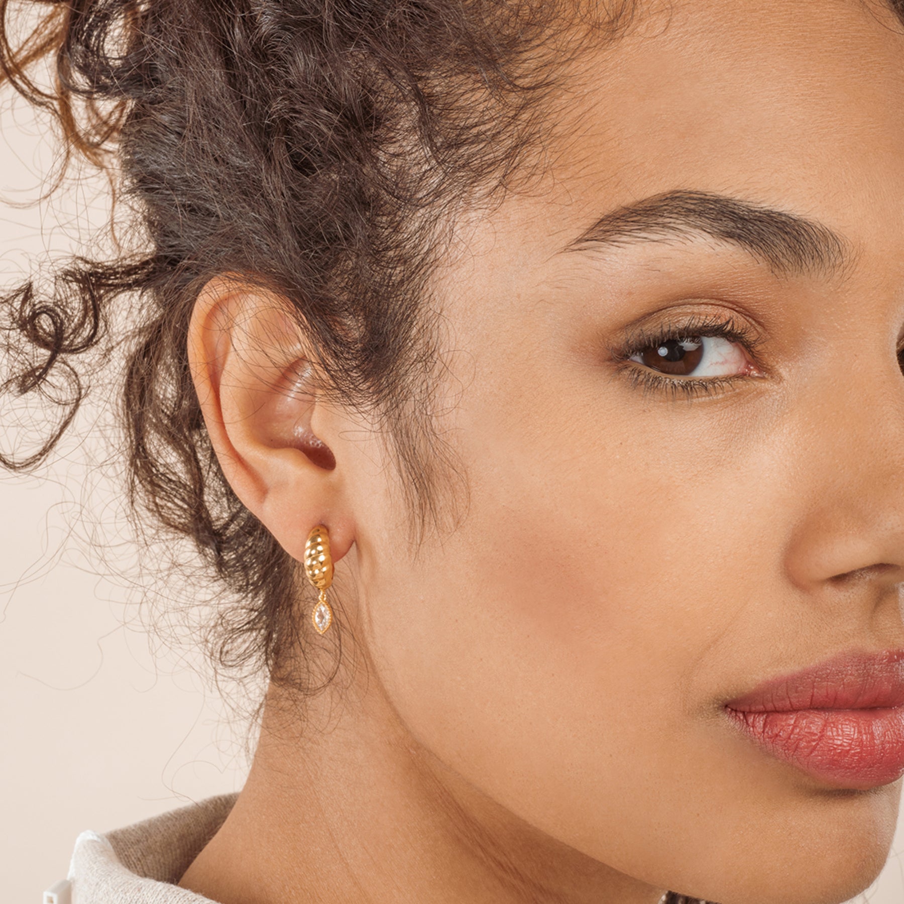 Lacrima Brioche Inspiring Gold Earrings