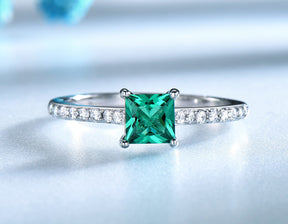 Lovely Emerald Sterling Silver Ring - Rings - Pretland | Spiritual Crystals & Jewelry